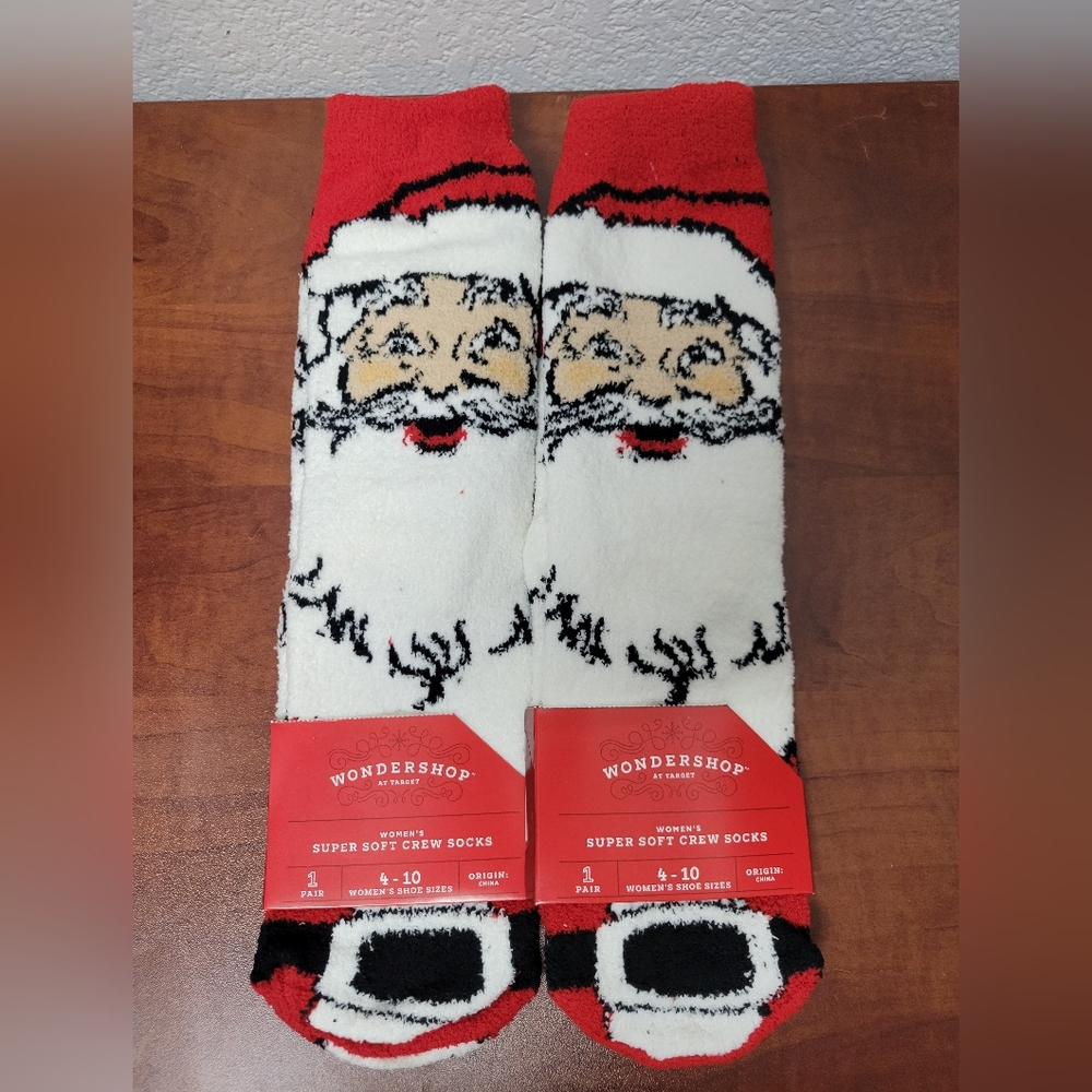 Wondershop Womens Festive Santa Crew Socks 2 Pairs Nwt